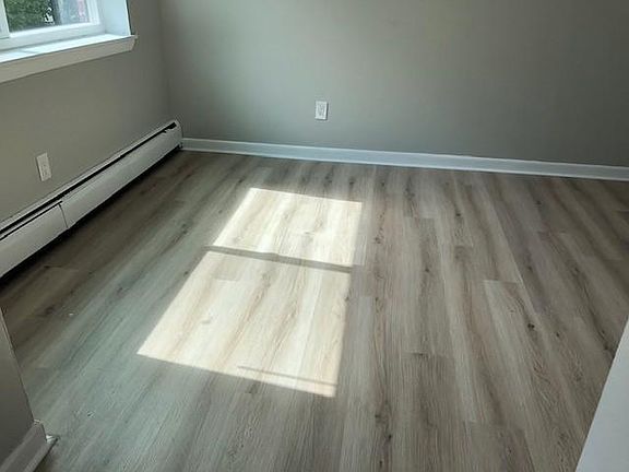 5th image of 28 Stafford Ave #3I