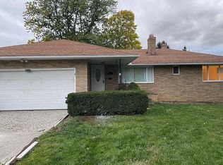 26721 Sandy Hill Dr, Richmond Heights, OH 44143