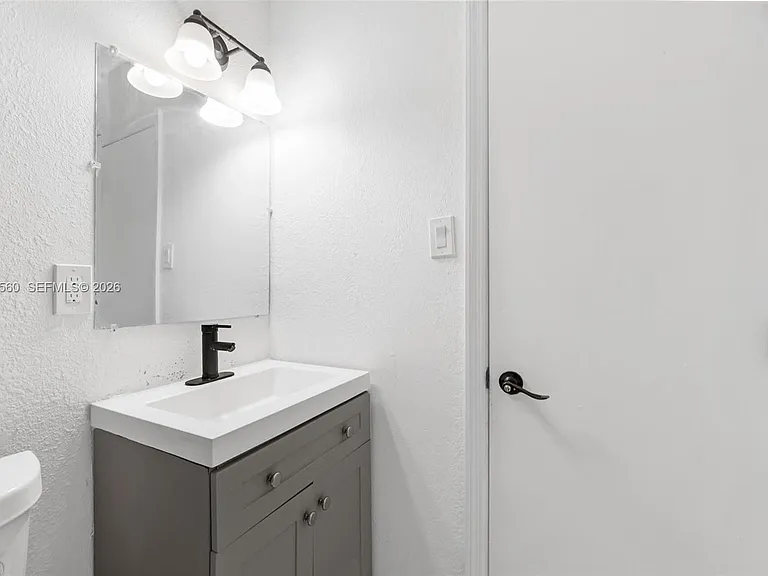4530 SW 25th St — Photo 18