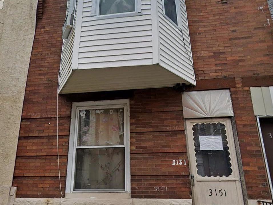 1st image of 3151 Custer St