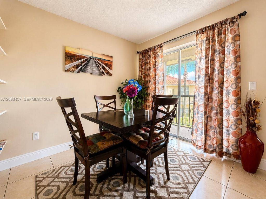 1239 SW 46th Ave APT 904, photo 7