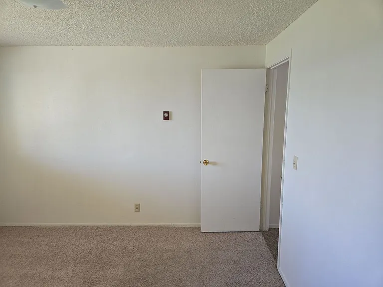 2049 SW 6th Ave — Photo 23