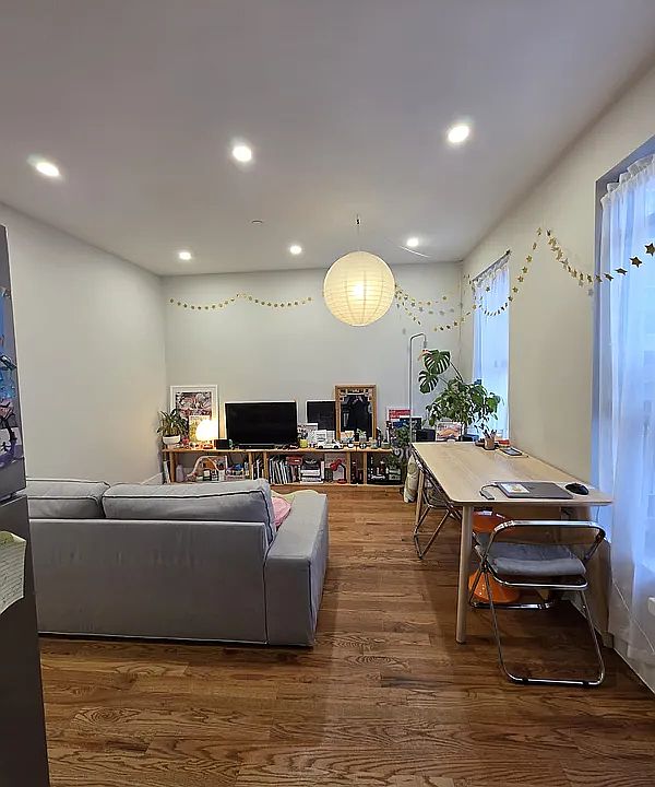 1st image of 521 Willoughby Ave #4A