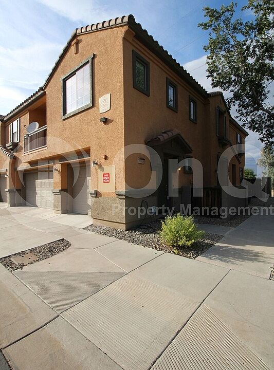 1st image of 3068 E Dunbar Dr
