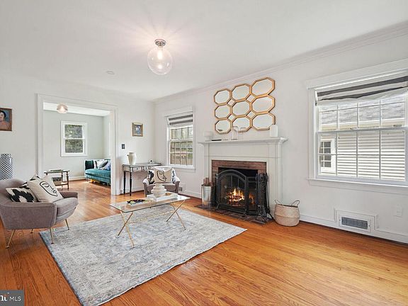 4th image of 4104 Knowles Ave #8