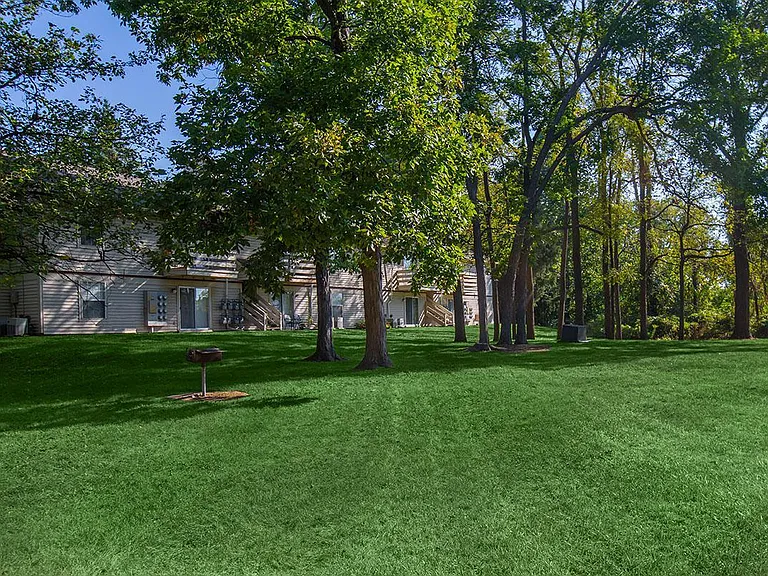 Village Green — Photo 6