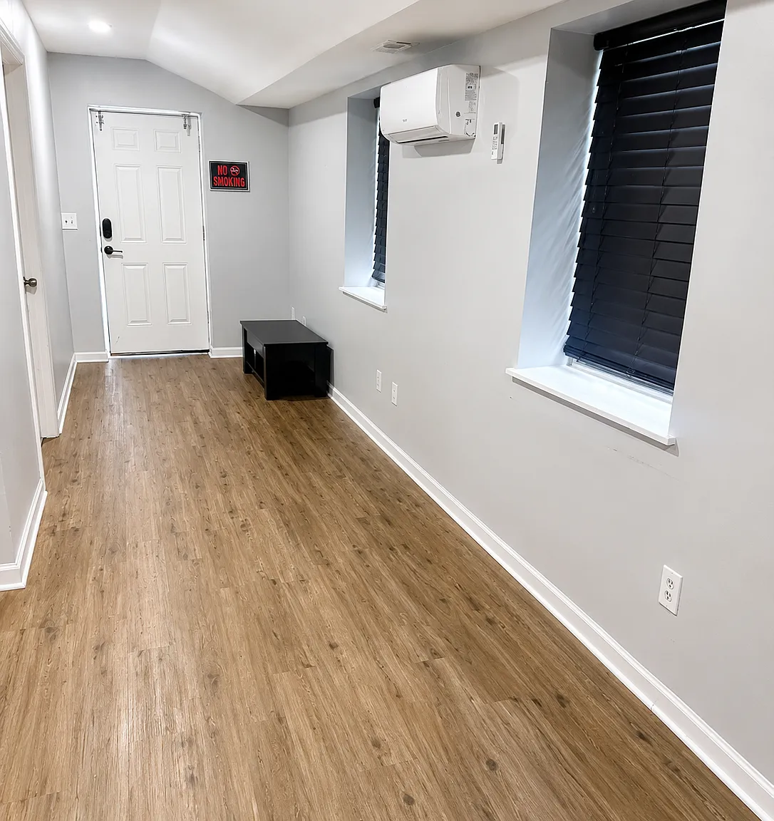 1 bed, 900 sqft, $1,900 — Photo 3