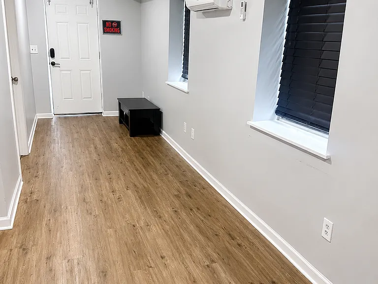 328 S 19th St #1 — Photo 3