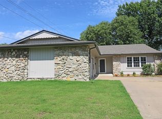 900 Macklyn Ln, Bartlesville, OK 74006