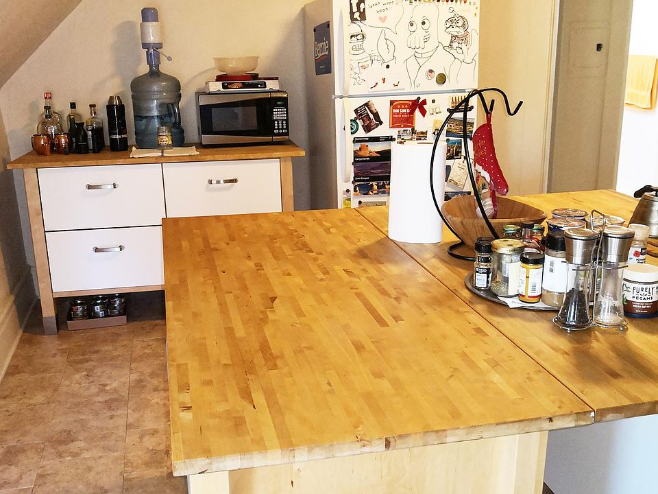 Eat-in Kitchen