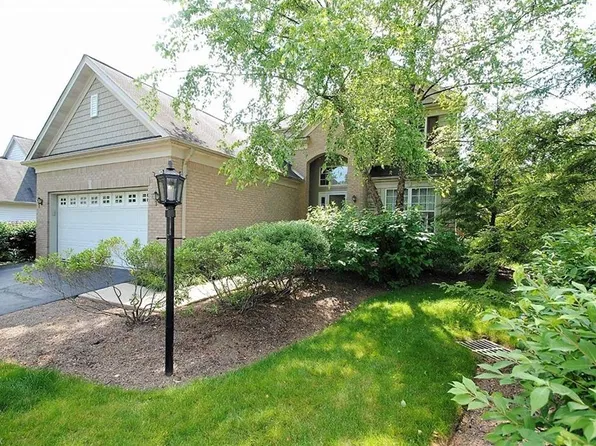 718 Sagewood Ln, Chagrin Falls, OH 44023