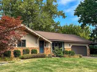 803 W Broadmoor St, Peoria, IL