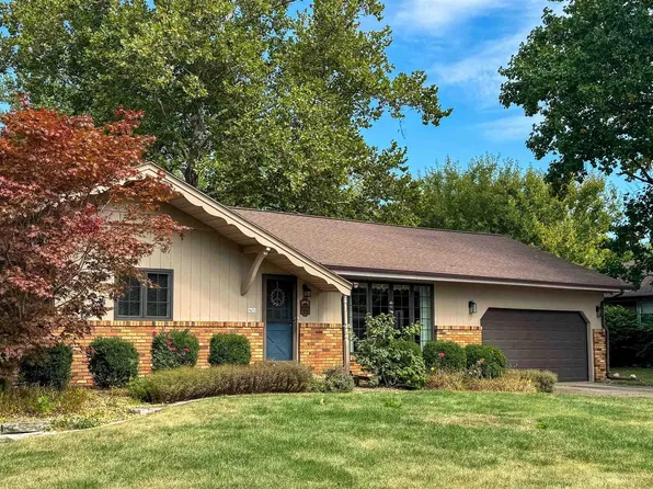 803 W Broadmoor St, Peoria, IL 61614