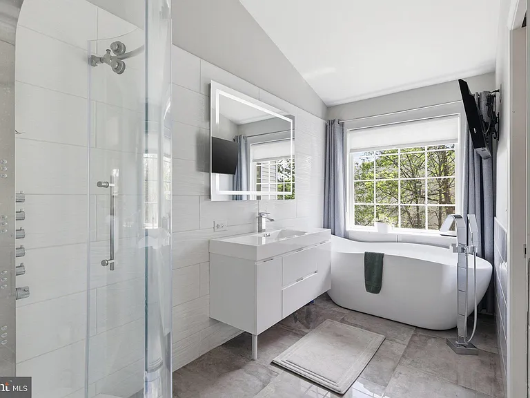 8110 Cerromar Way — Photo 14