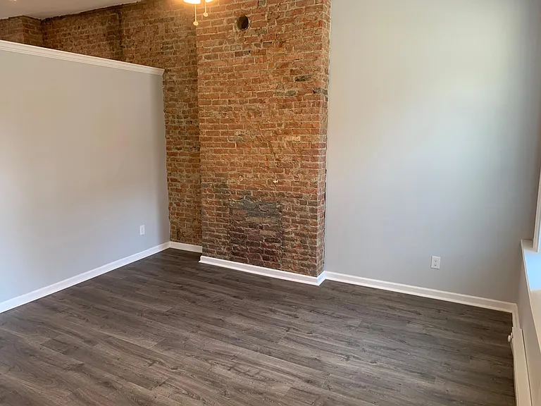 293 Lark St #1 — Photo 6