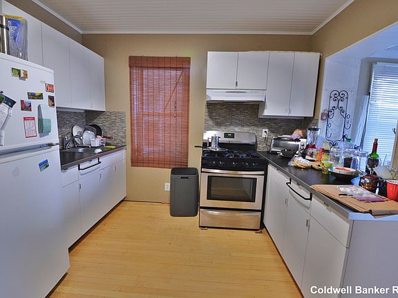 5th image of 4137 N Troy St #1