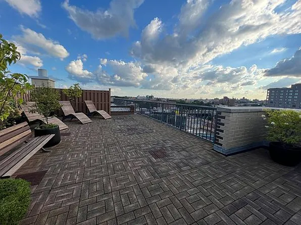 37-31 73rd St APT 9H, Queens, NY 11372