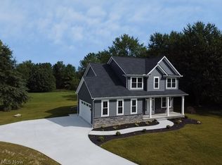 1227 Bell Rd, Chagrin Falls, OH 44022
