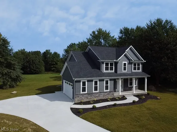 1227 Bell Rd, Chagrin Falls, OH 44022