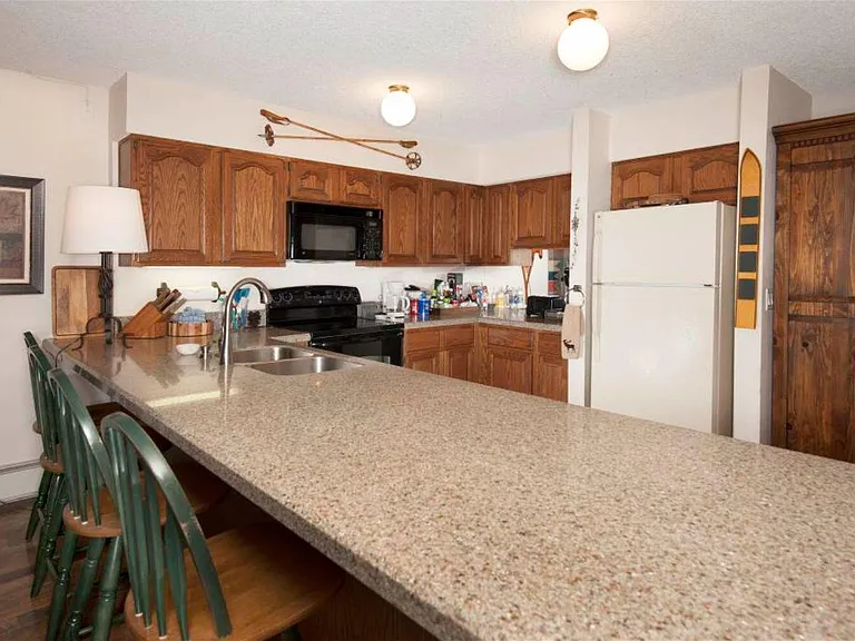 762 Lagoon Dr #B — Photo 3