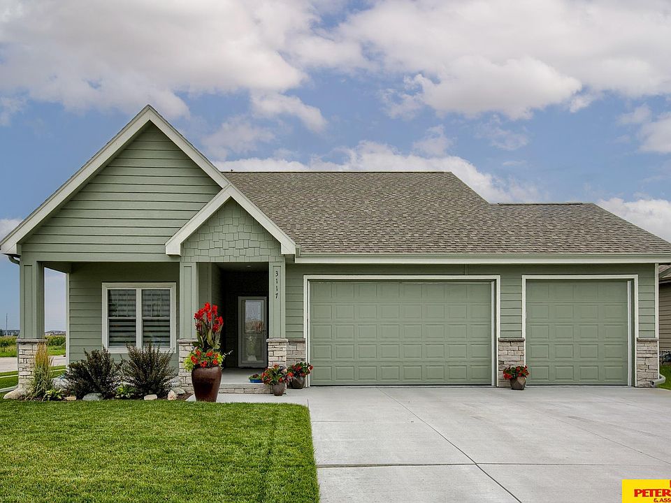 1st image of 3117 Aurora Dr