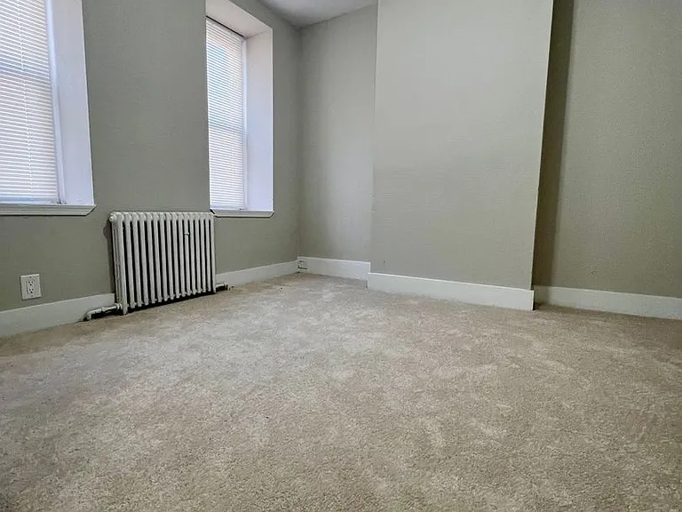 613 Walnut St — Photo 3