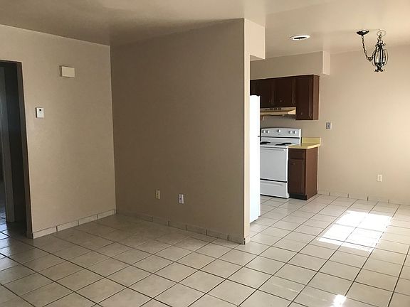 2nd image of 1601 N Virginia St #30