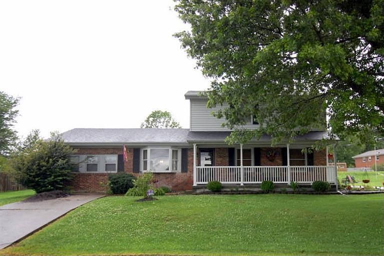 2nd image of 104 Waymark Ct