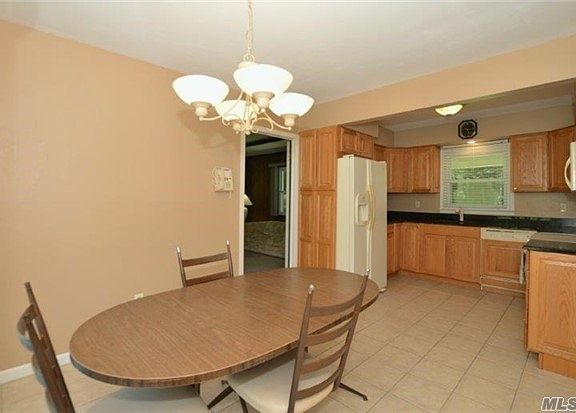 5th image of 37 Wildwood Dr