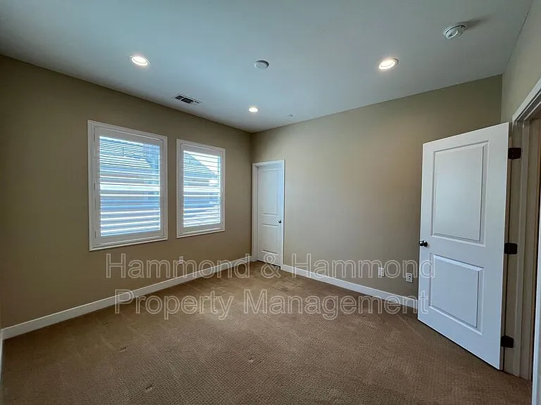 11395 Beechnut St — Photo 48