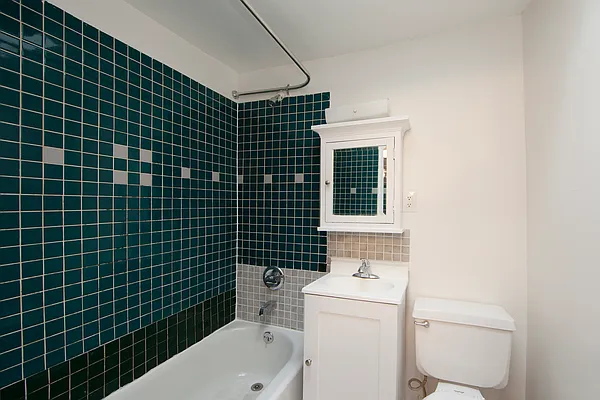 Rented by R New York | media 2