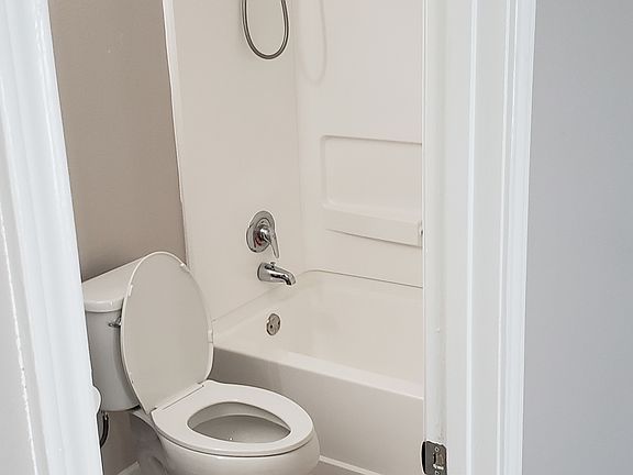 2nd image of 1411 5th St APT B