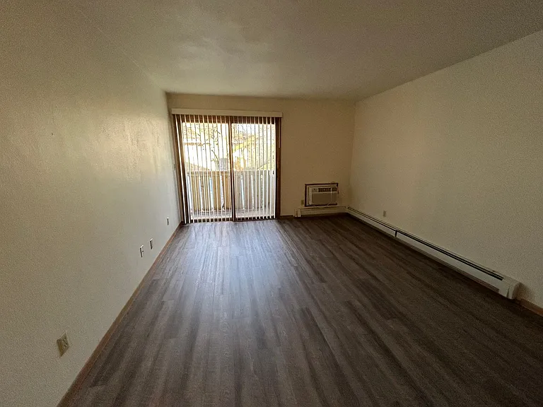 Beloit Brittany Apartments LLC — Photo 7