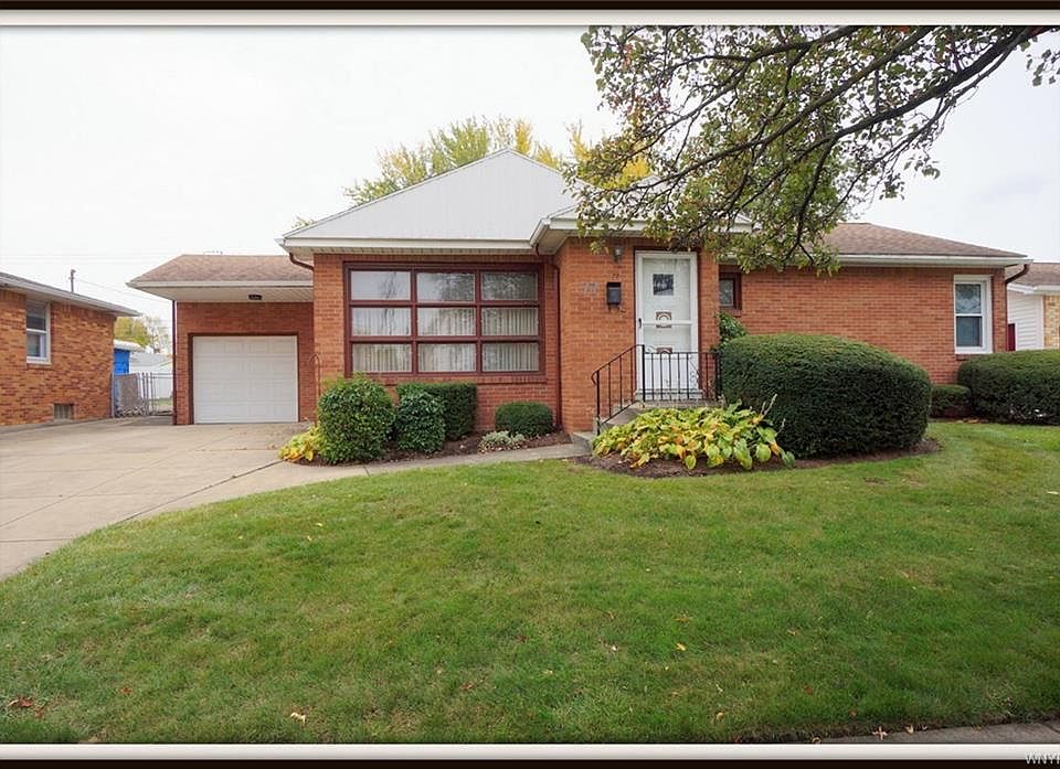1st image of 77 Aspinwood Pl