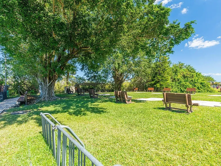 361 SW South River Dr #101 — Photo 31