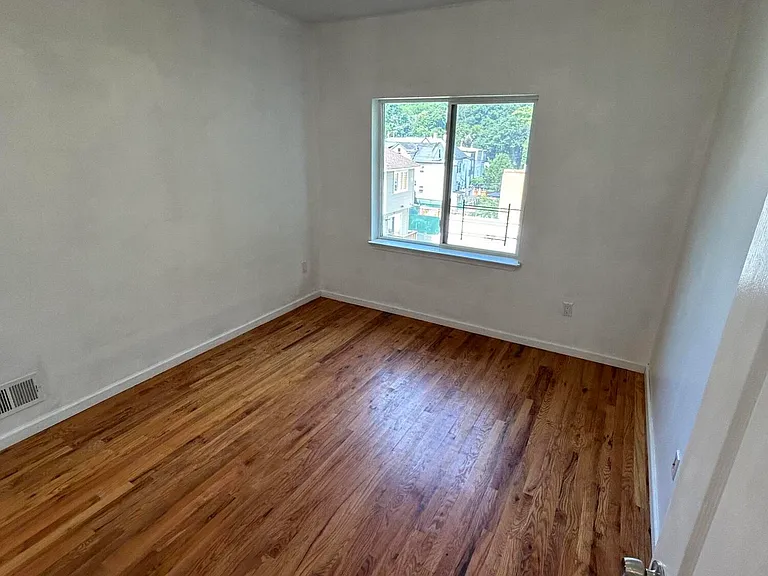 25 Stanley Ave #2 — Photo 7