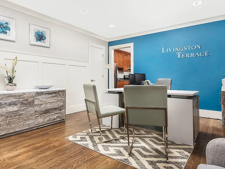 Livingston Terrace — Photo 13