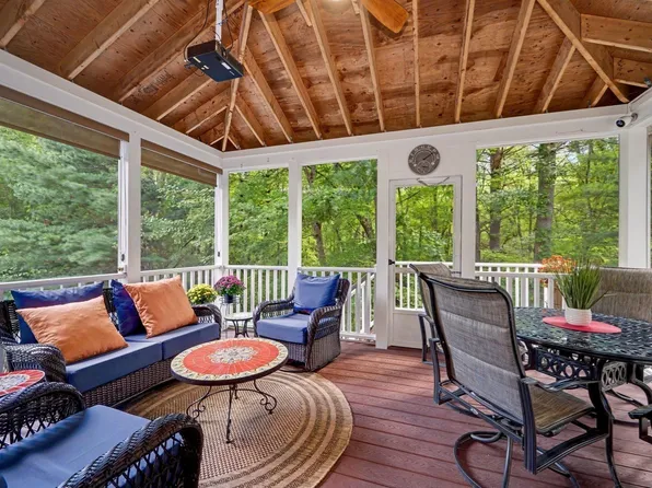 44 Ashwood Ave, Wilmington, MA 01887