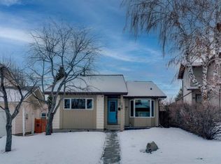 103 W Bermuda Way NW, Calgary, AB T3K 1H1