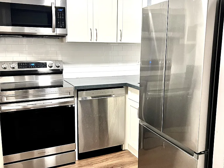 555 University Ave #101-1 — Photo 3
