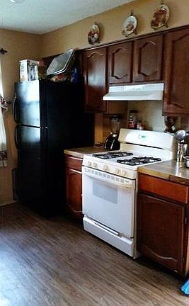 2nd image of 1213 Dobie Dr