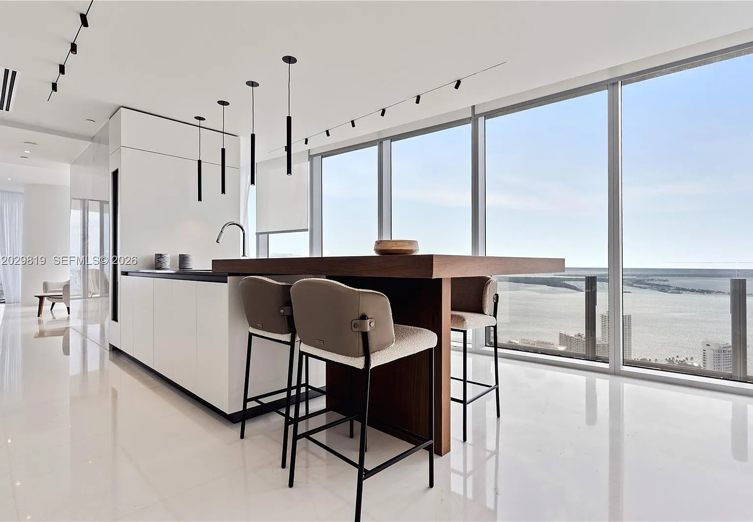 Aston Martin Residences — Photo 4
