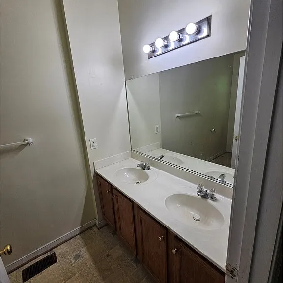 8722 Springwater Dr — Photo 14