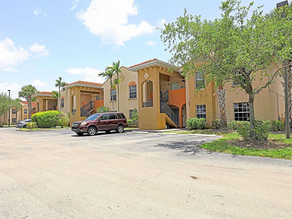 1st image of 4160 Castilla Cir APT 202