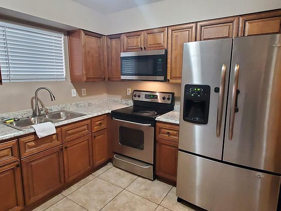 3rd image of 1702 E Pepper Cir APT 1