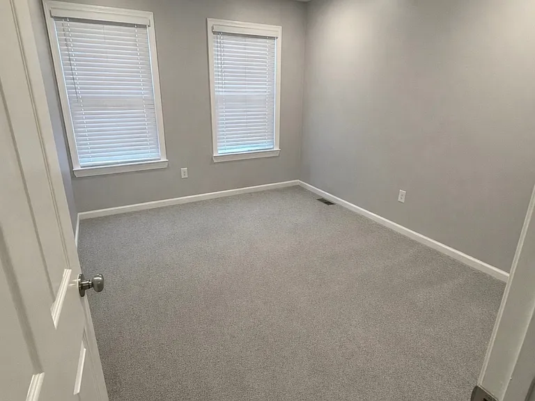 20 Almond Dr #20 — Photo 3
