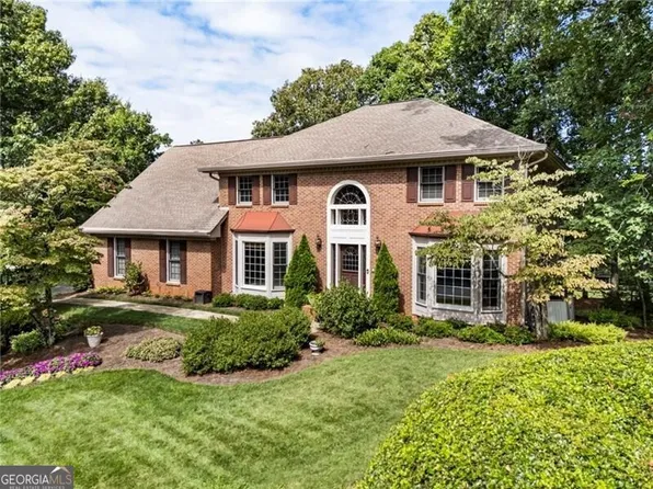 220 Penhurst Way, Roswell, GA 30076