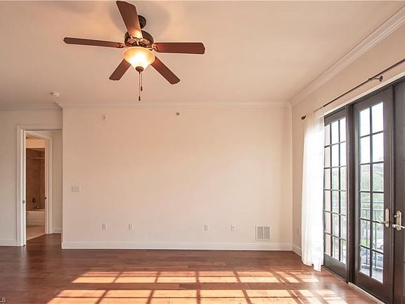 3rd image of 23161 Fashion Dr Unit 211
