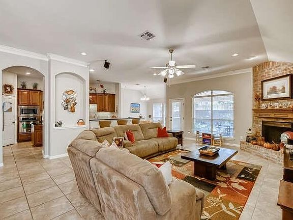 5th image of 16509 Broadbay Dr