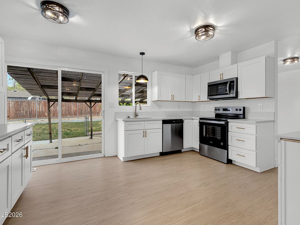 1st image of 2560 Valmar Pl